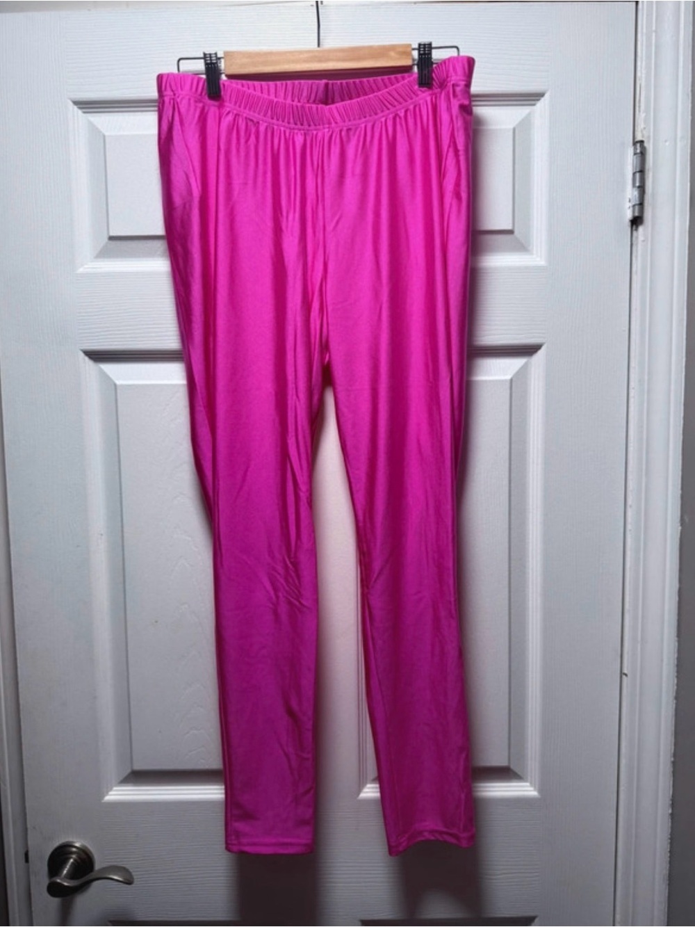Torrid size 2 NWT Women's Neon Pink Elastic Waist Leggings